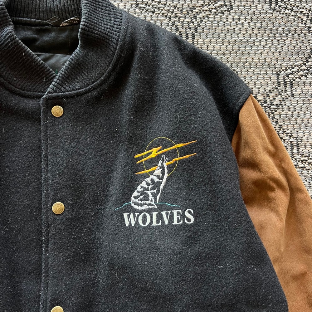 Vintage Varsity Jacket Mens Medium Black Tan Suede Wool Wolf Nature Outdoors - Picture 2 of 9